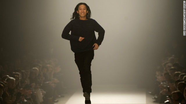 Alexander Wang Walks His Fashion Week Show Across The Bridge To Brooklyn
