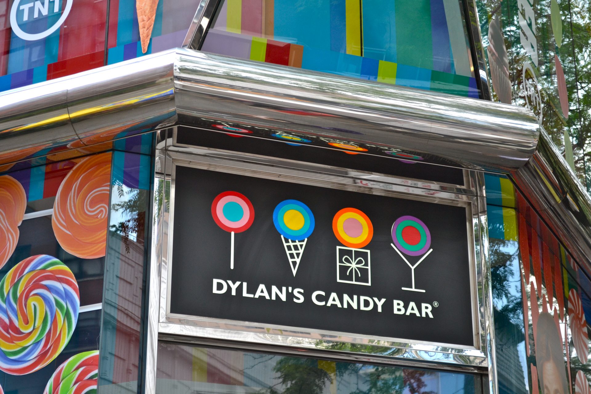 Dylan S Candy Bar Is Coming Downtown Downtown Magazine