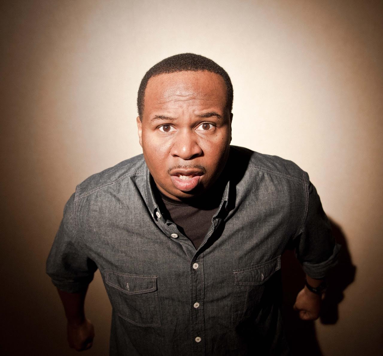 Roy Wood Jr. talks Nov. 12 & 13 dates at Gotham Comedy Club, working on “The Daily Show” & more